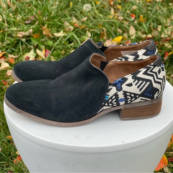 Toms Shaye Booties Womens 7.5 Black Aztec Tribal Print Suede Low Ankle Slip On - Picture 6 of 13